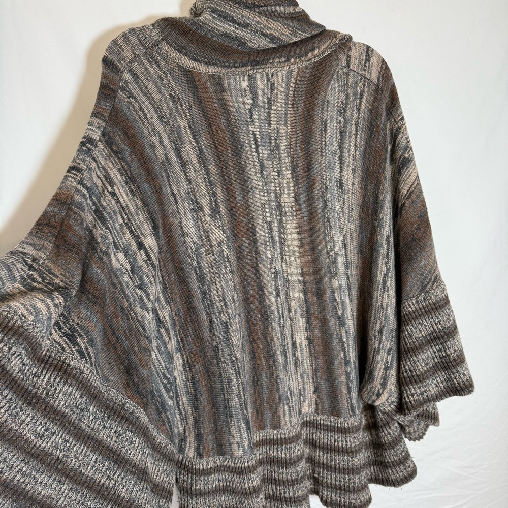 3 Sisters‎ Sweater Poncho One Size